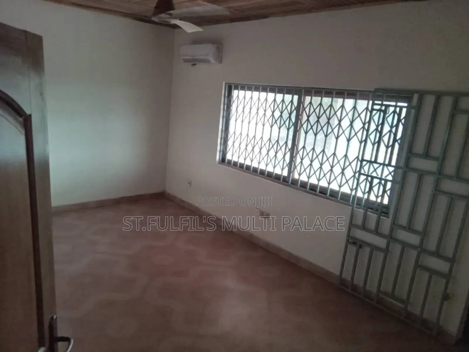 8bdrm House in Adenta Pantang Road for rent