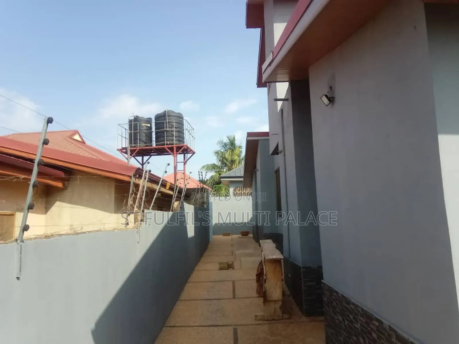 8bdrm House in Adenta Pantang Road for rent