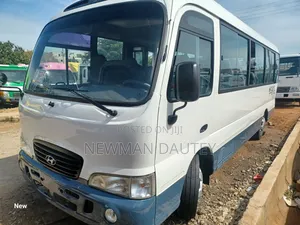 Hyundai County 2012 White