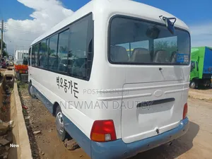 Hyundai County 2012 White