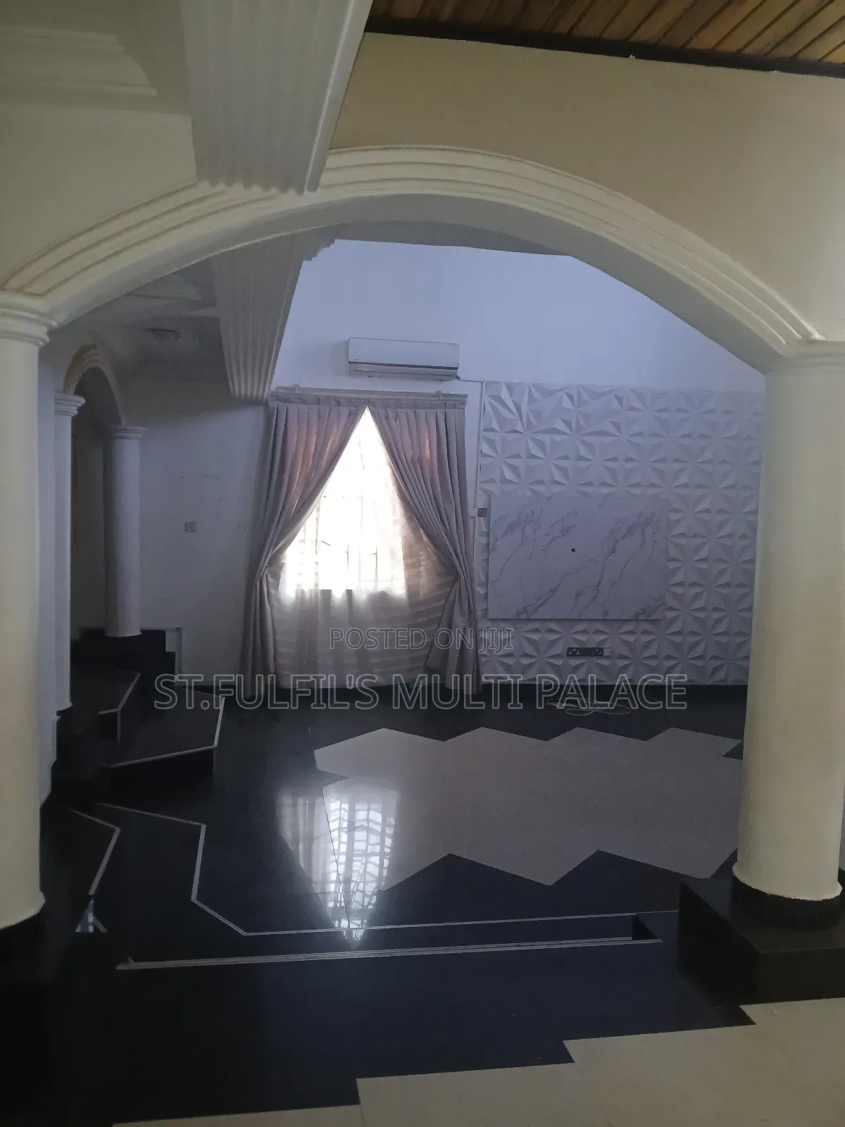 5bdrm House in Adenta Adjacent To for rent