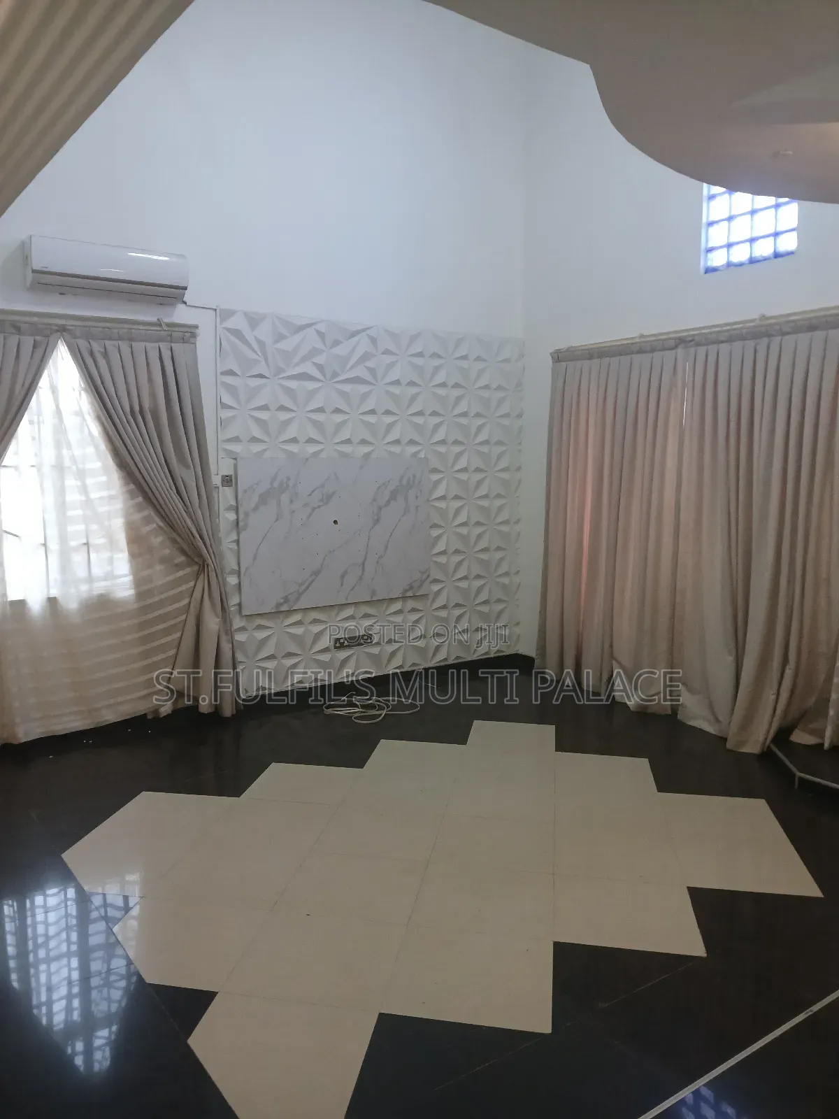 5bdrm House in Adenta Adjacent To for rent