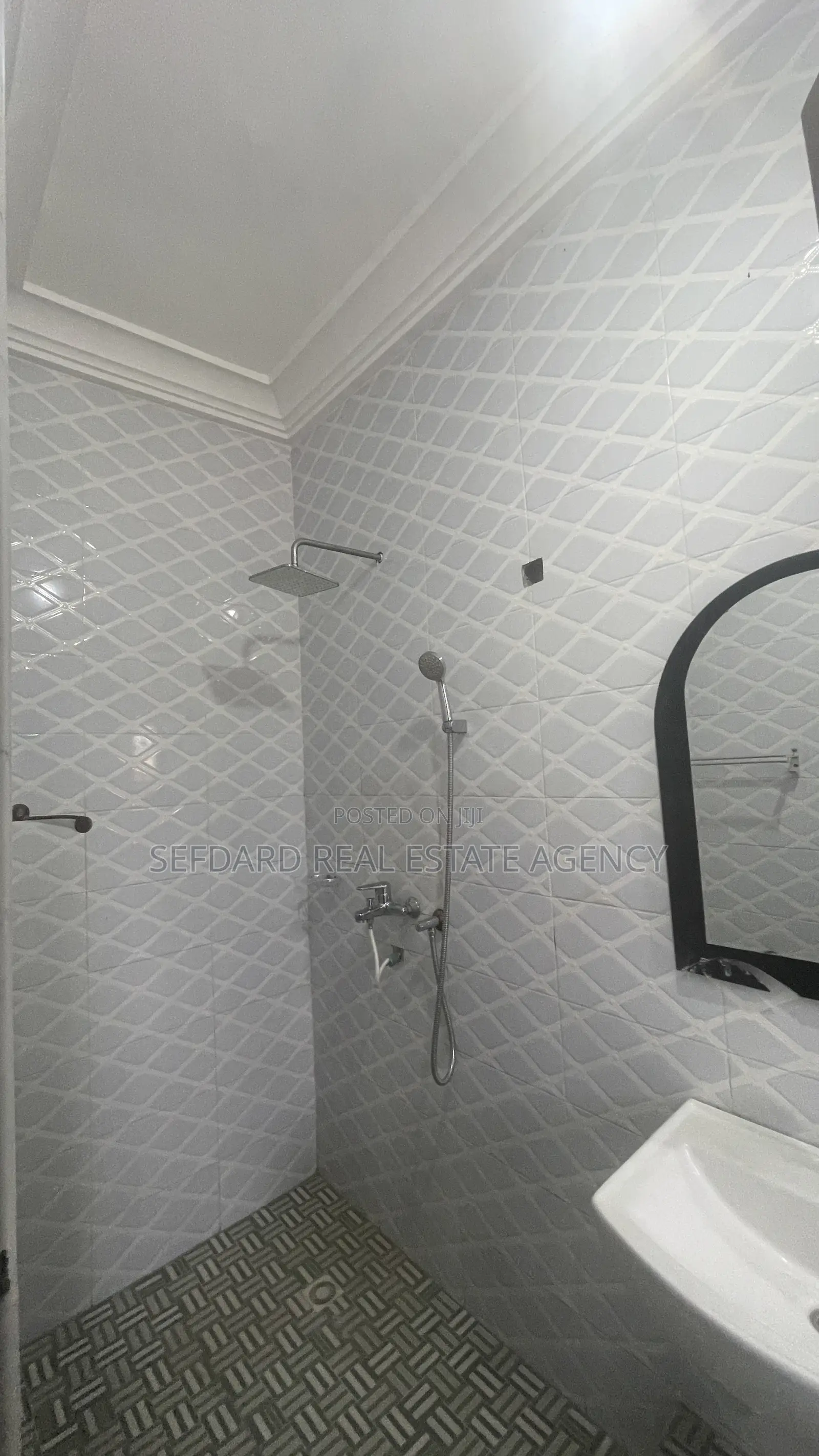 3bdrm Apartment in Amasaman for rent