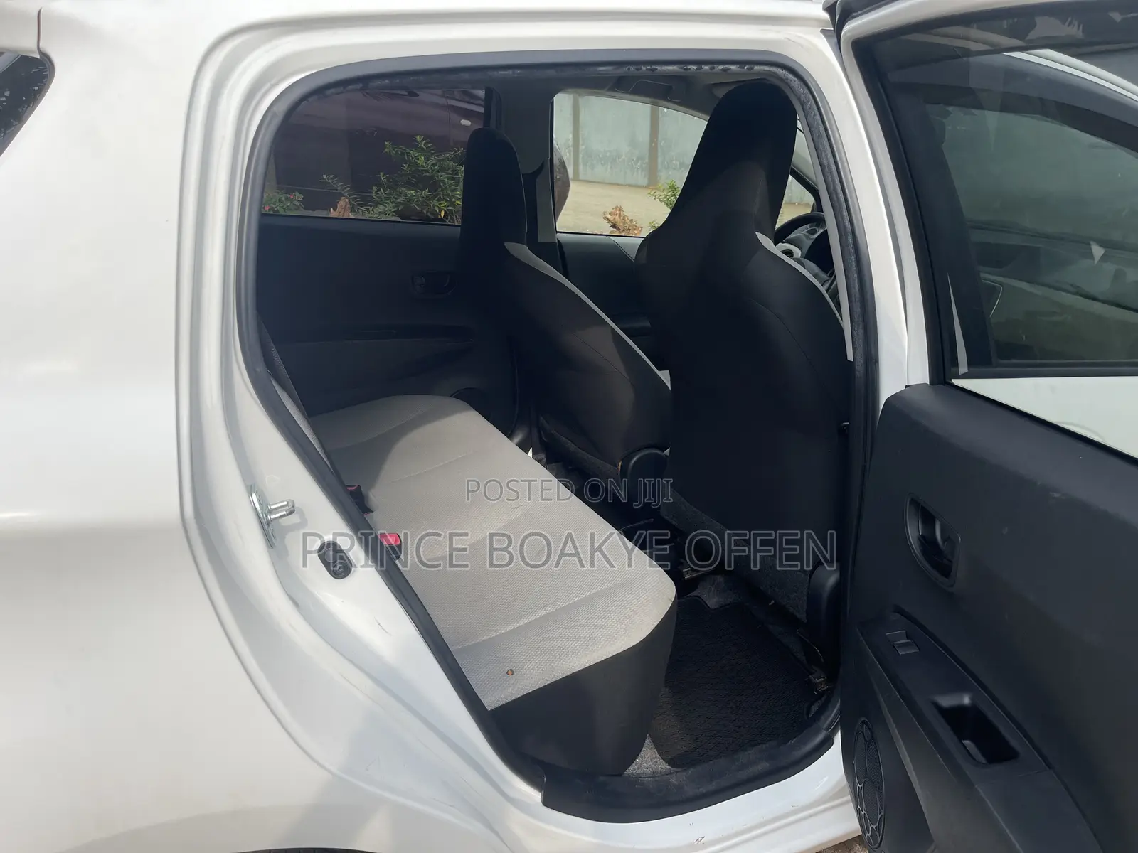 Toyota Vitz 2014 White