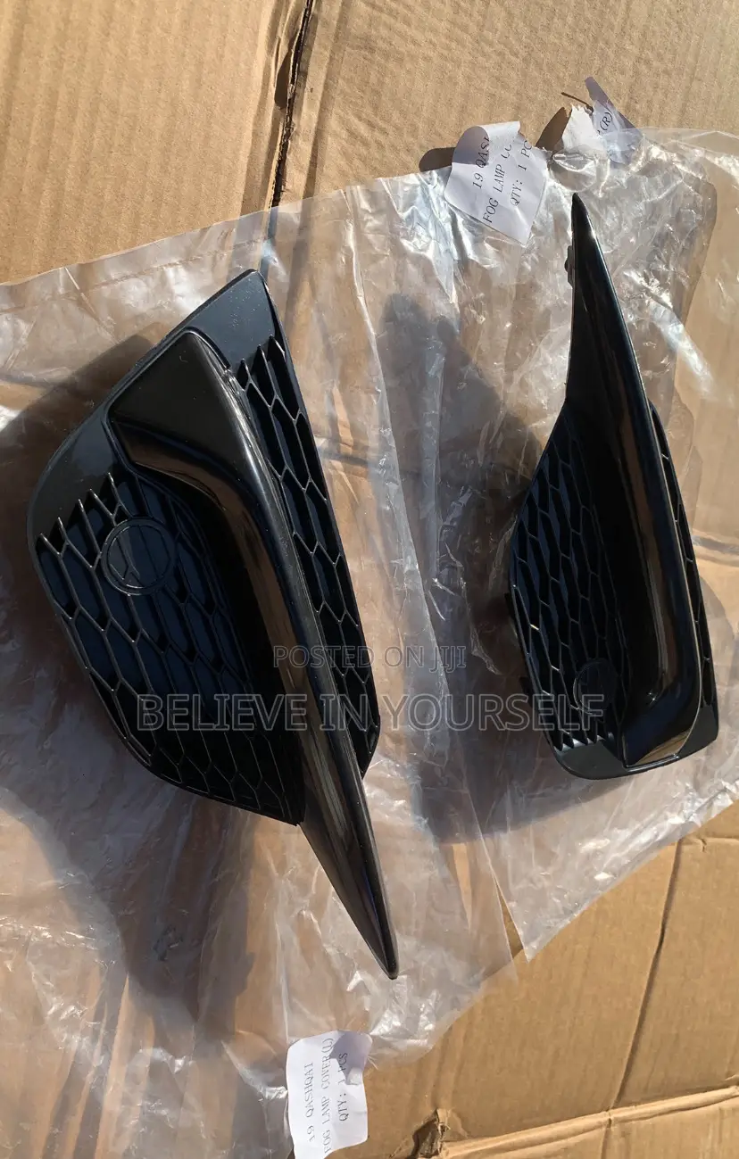 Nissan Rogue Sports or Qashqai 2018,2019,2020,2021 Foglight Cover