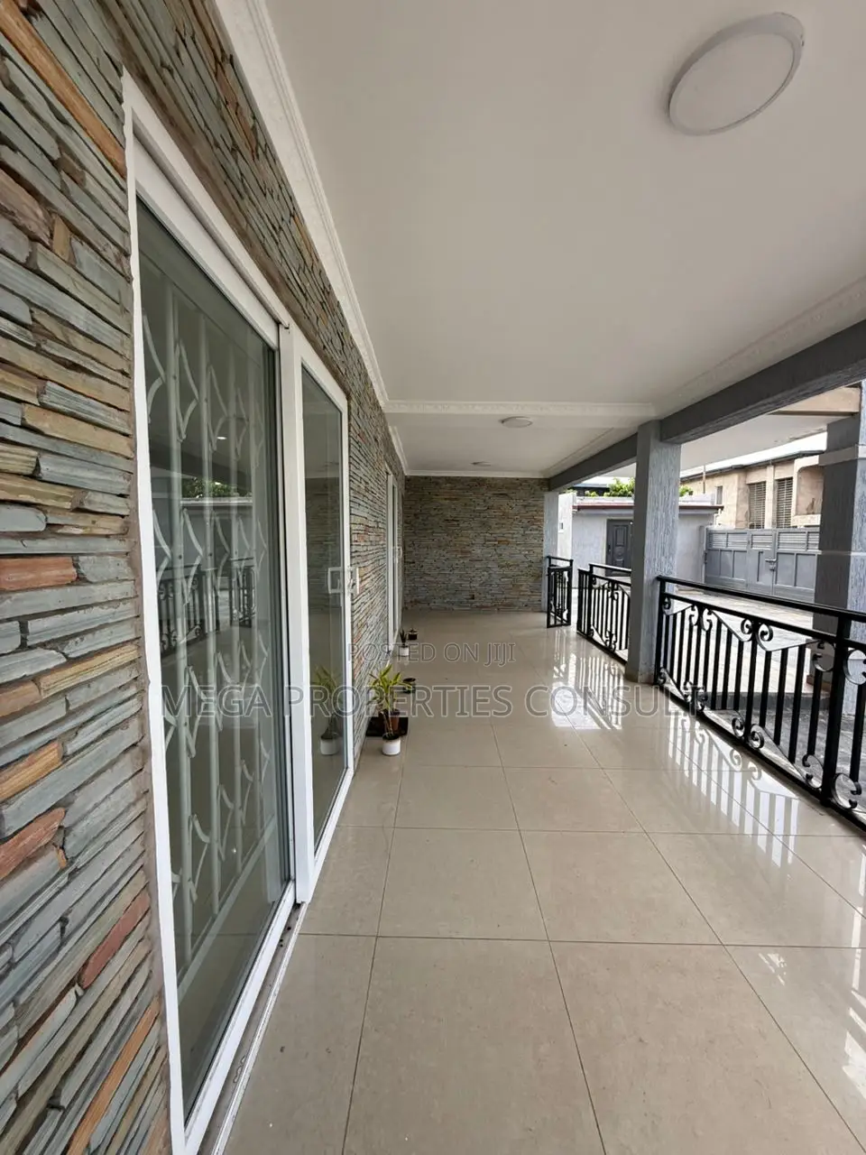 7bdrm House in Tema Metropolitan for rent