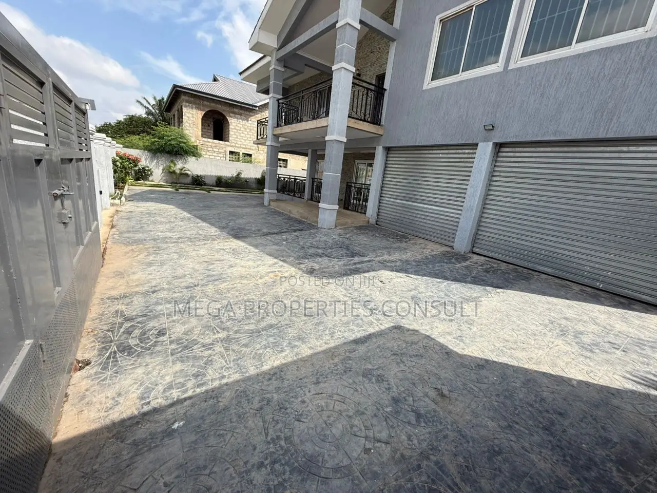 7bdrm House in Tema Metropolitan for rent