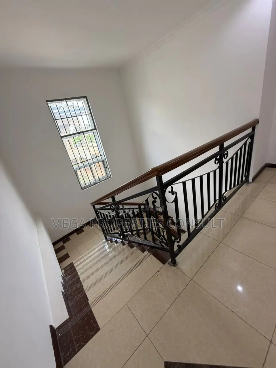 7bdrm House in Tema Metropolitan for rent