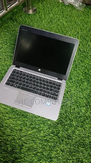 Laptop HP EliteBook 820 G3 8GB Intel Core I5 HDD+SSD 256GB