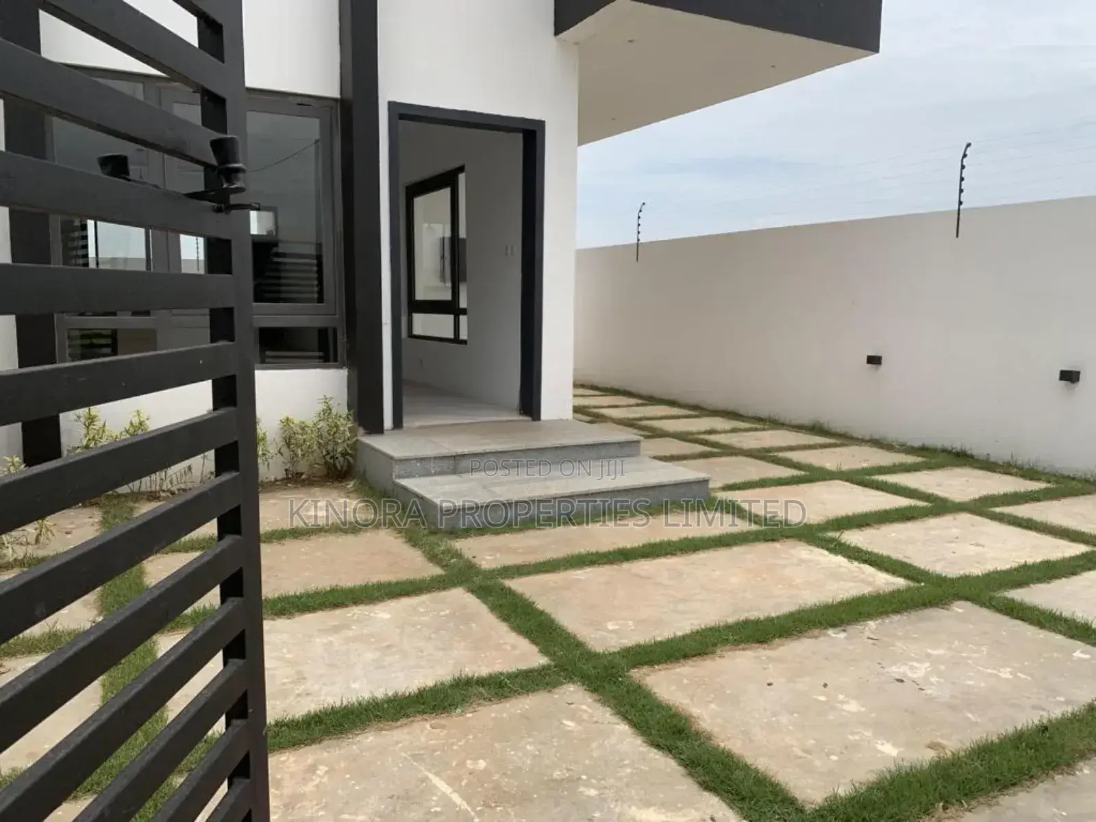 3bdrm Duplex in East Legon Hills, Accra Metropolitan for sale