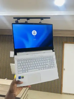 Laptop MSI MSI Sword 15 16GB Intel Core i7 SSD 512GB