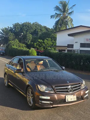 Mercedes-Benz C250 2014 Brown