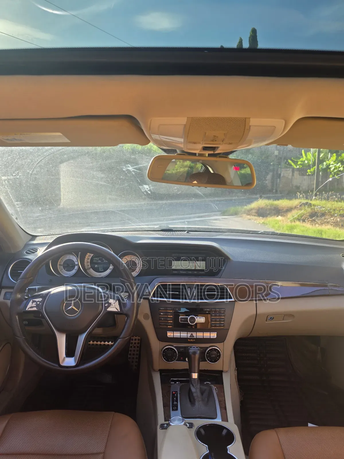 Mercedes-Benz C250 2014 Brown