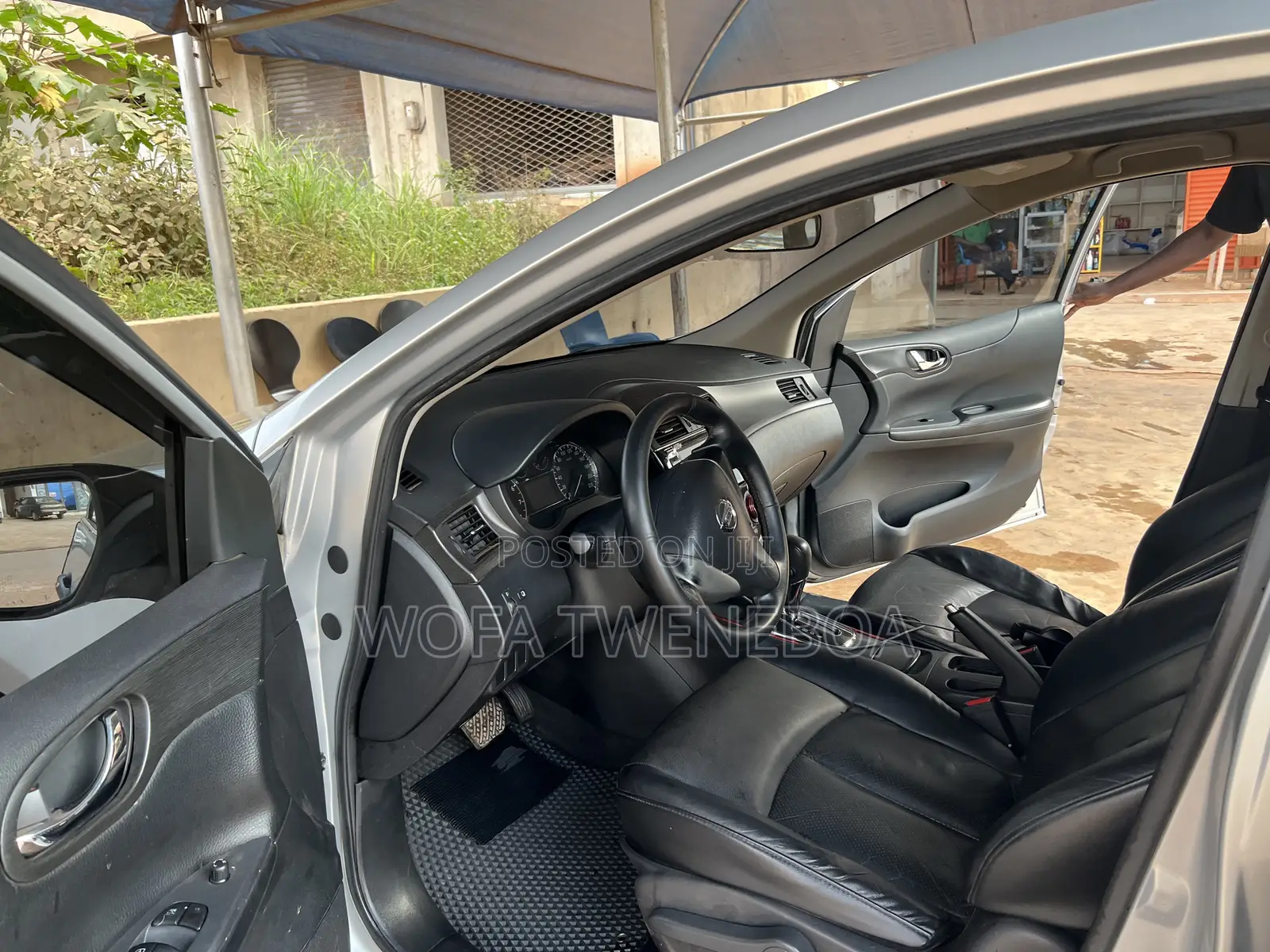 Nissan Tiida 2014 Silver
