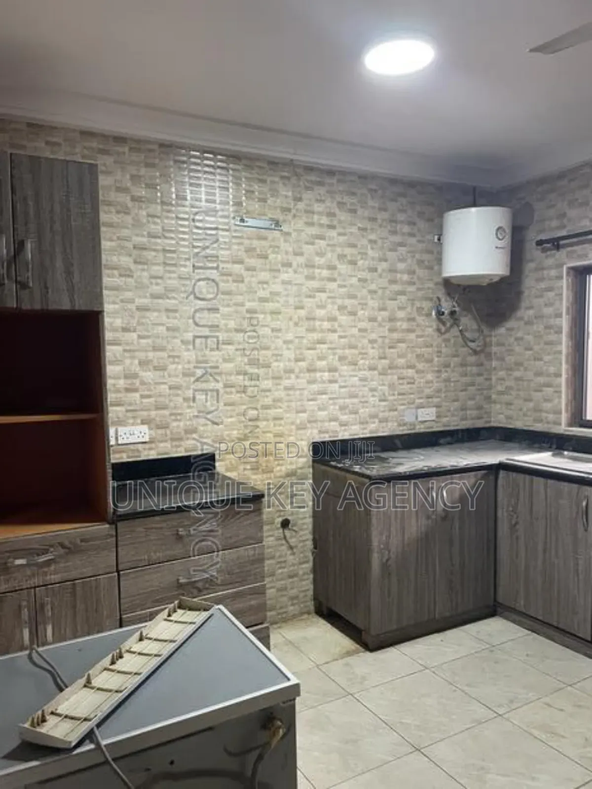 3bdrm Apartment in Unique Key Agency, Airport Residential Area for rent
