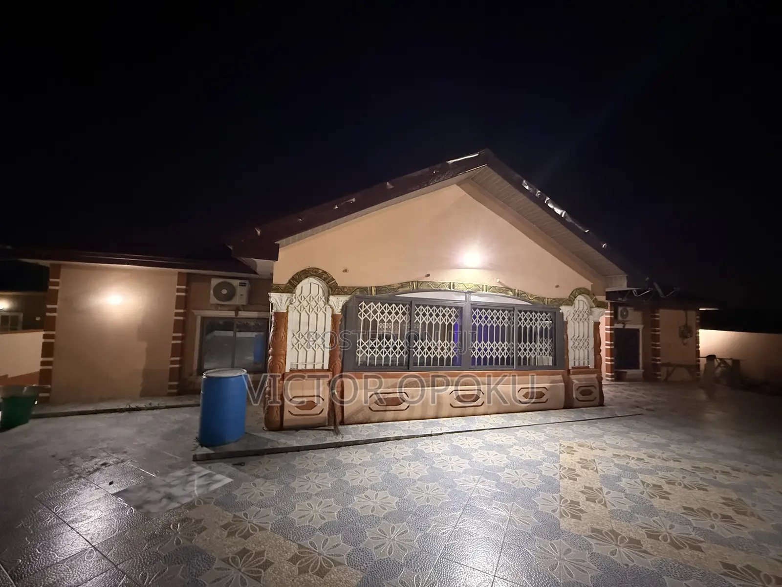 Furnished 6bdrm House in Graceman Properties, Kwabre for sale