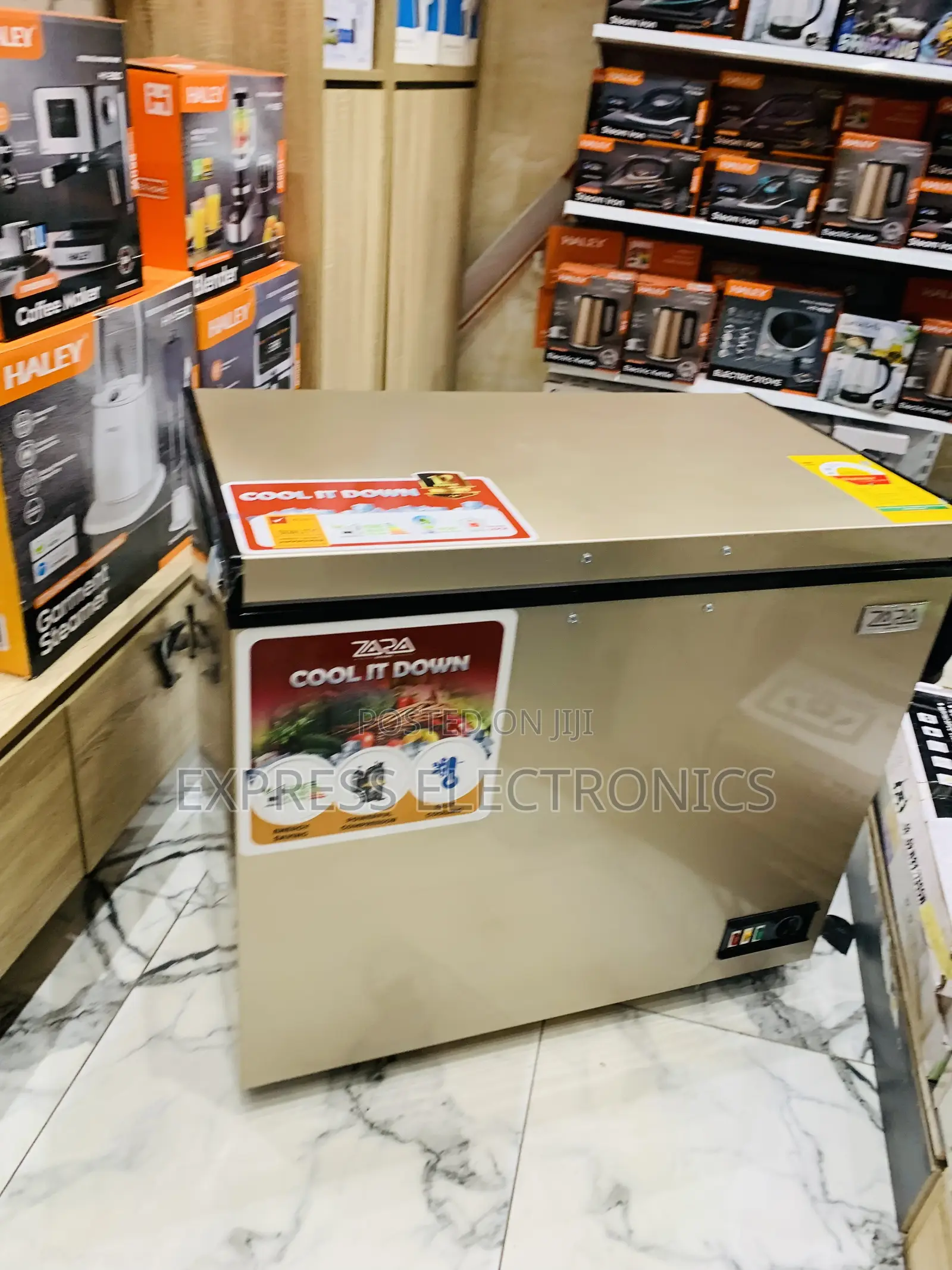 Amazing New Gold 238l Chest Freezer Zara Signed Door