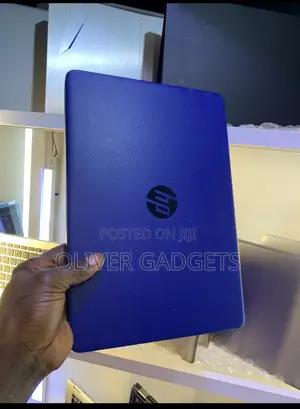 Laptop HP 14-Ep0063 4GB AMD SSD 60GB