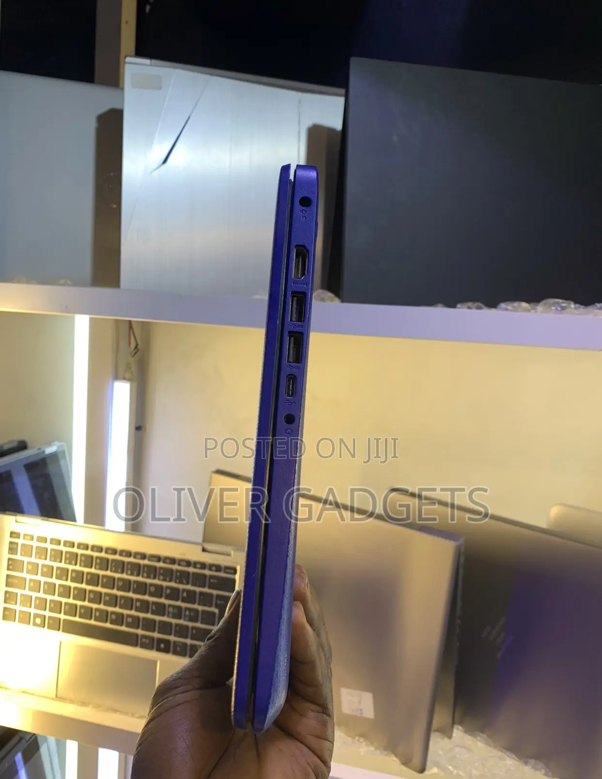 Laptop HP 14-Ep0063 4GB AMD SSD 60GB