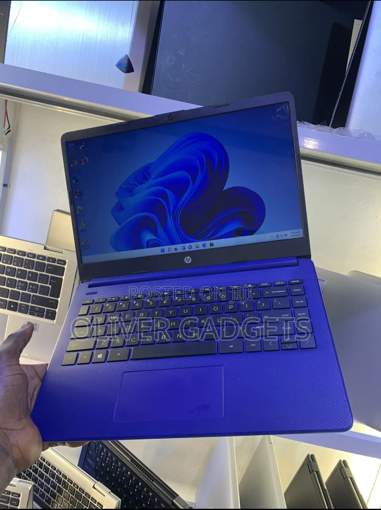 Laptop HP 14-Ep0063 4GB AMD SSD 60GB