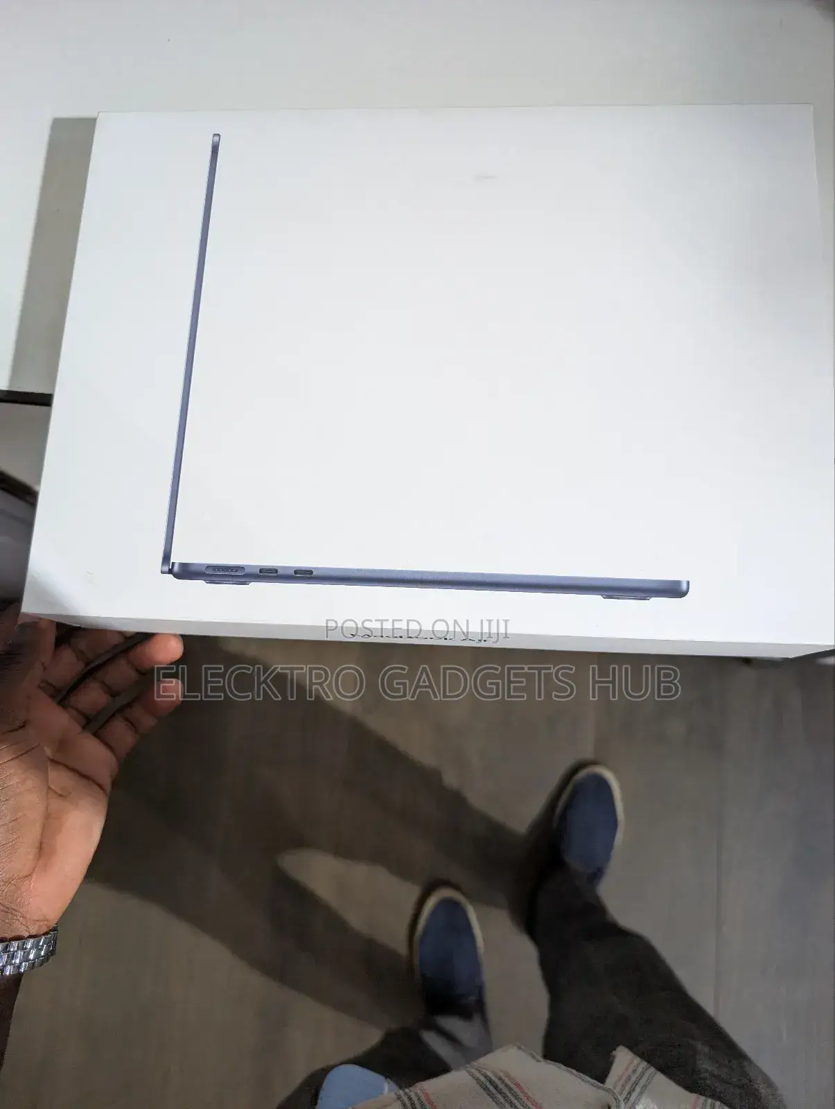 New Laptop Apple MacBook Air 2022 M2 8GB Apple M2 SSD 256GB
