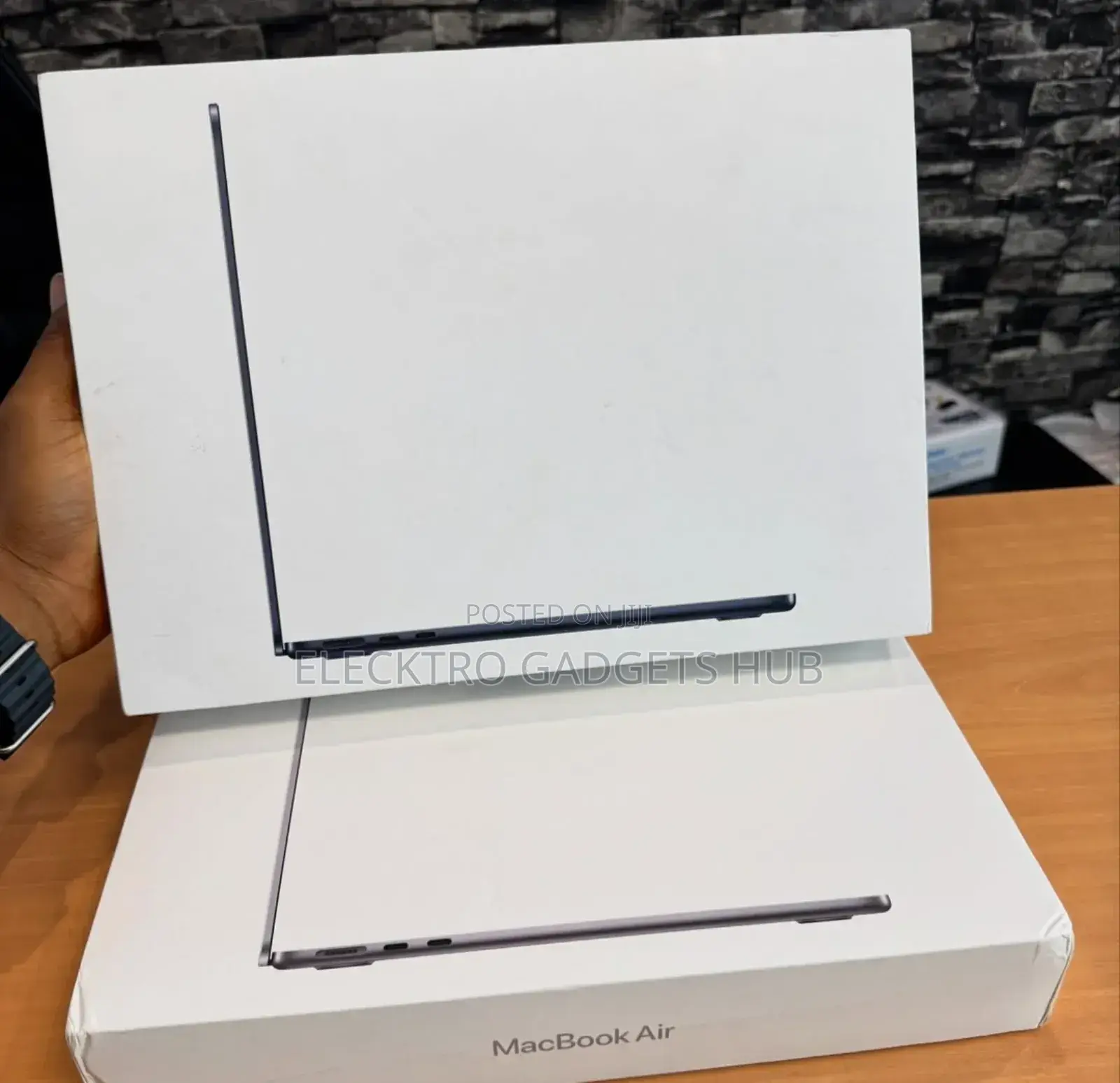 New Laptop Apple MacBook Air 2022 M2 8GB Apple M2 SSD 512GB