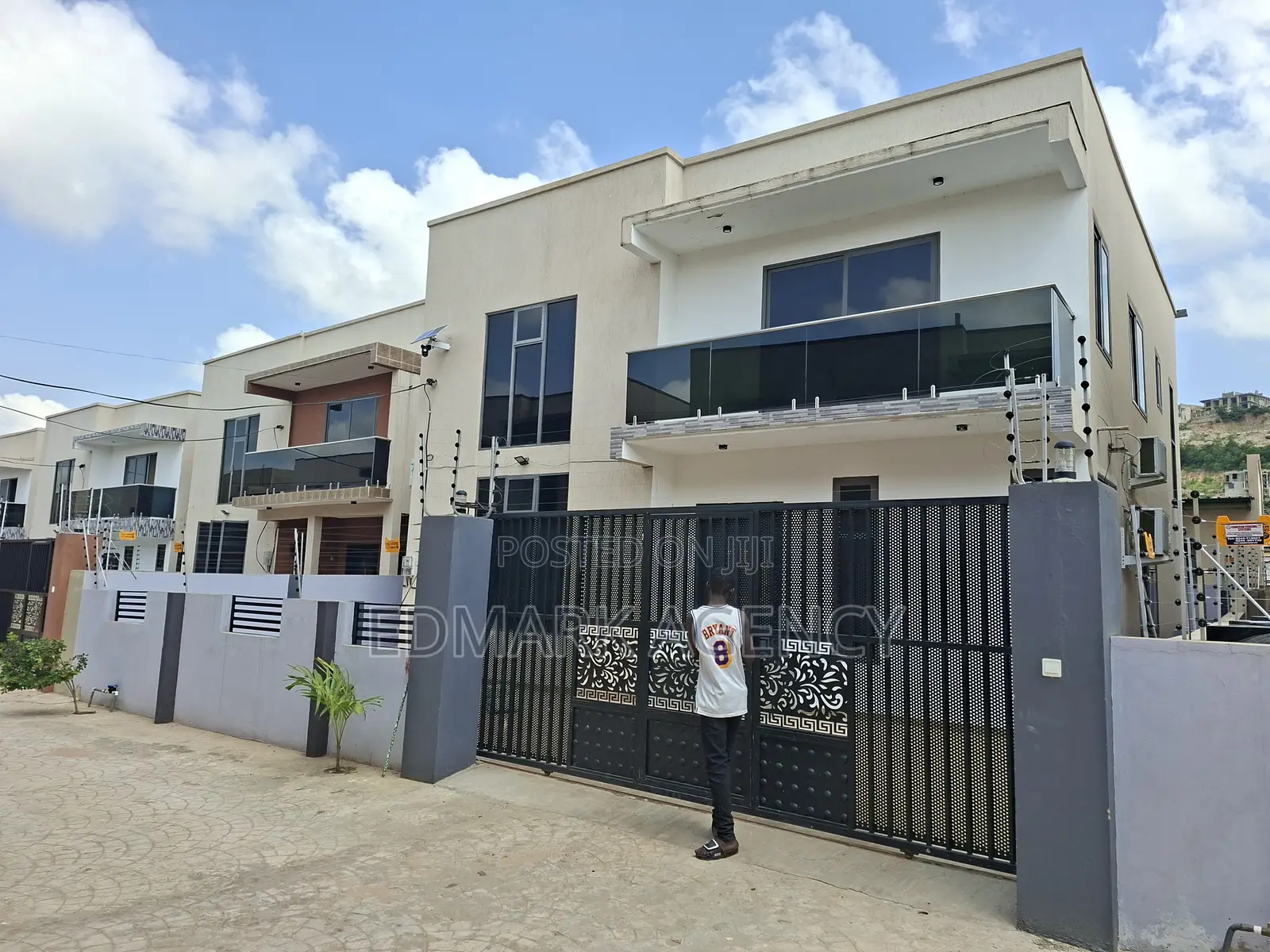 4bdrm House in Acp, Kwabenya for rent