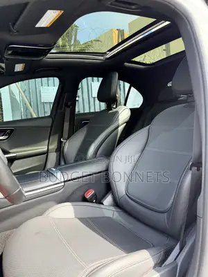 Mercedes-Benz C300 2024 White