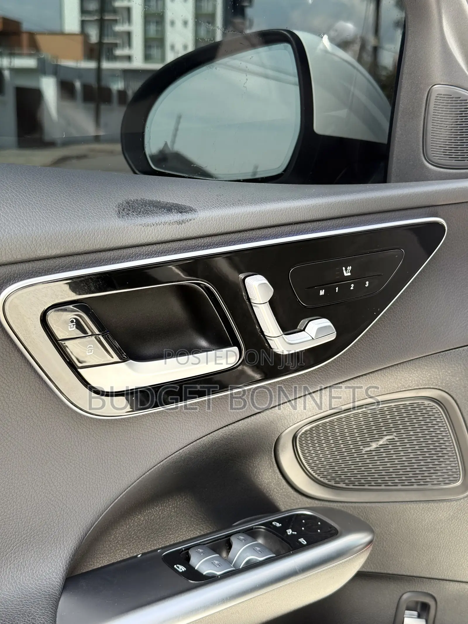 Mercedes-Benz C300 2024 White