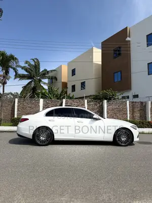 Mercedes-Benz C300 2024 White