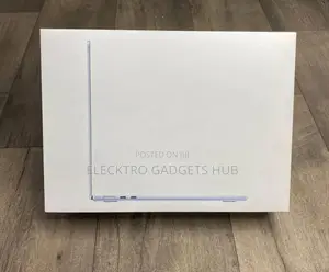 New Laptop Apple MacBook Air 2025 M4 13-Inch 16GB Apple M4 SSD 256GB