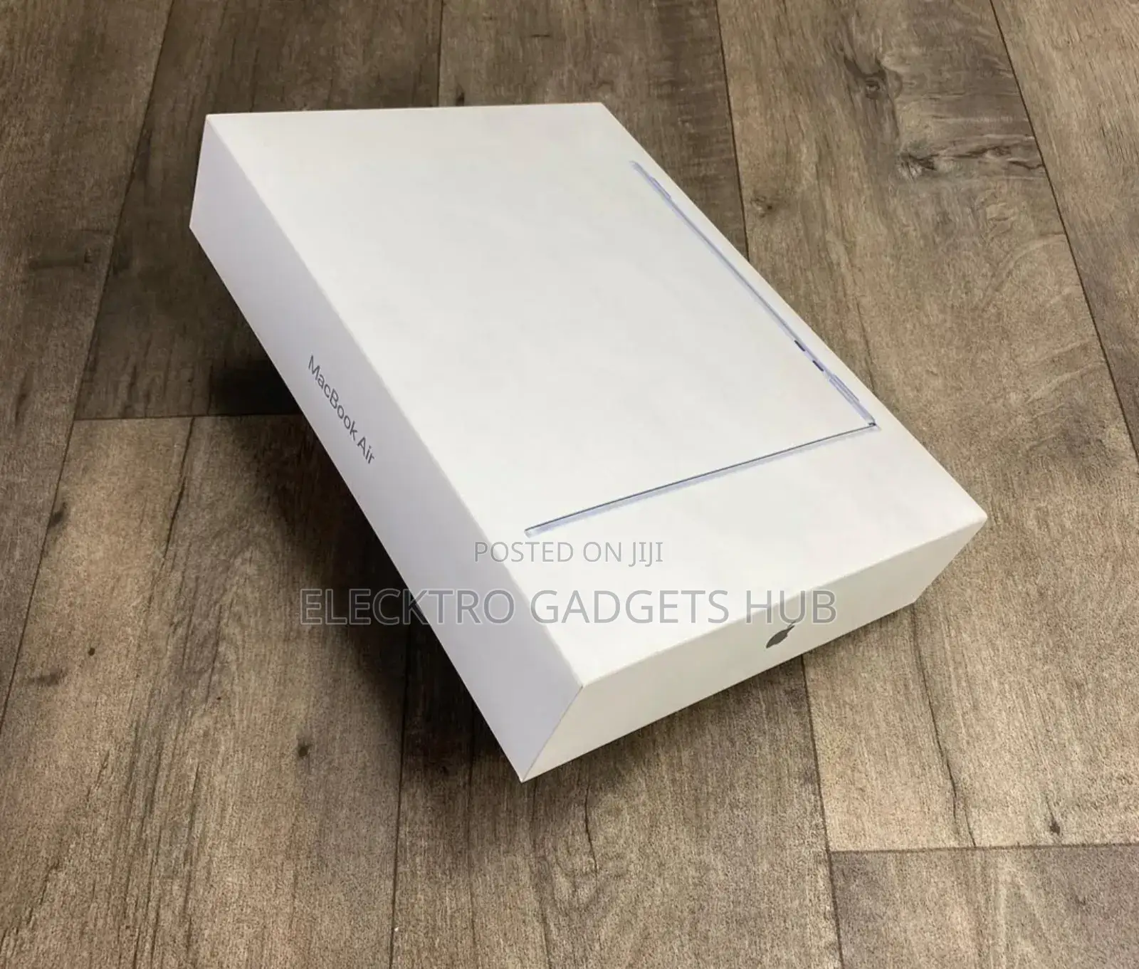 New Laptop Apple MacBook Air 2025 M4 13-Inch 16GB Apple M4 SSD 256GB