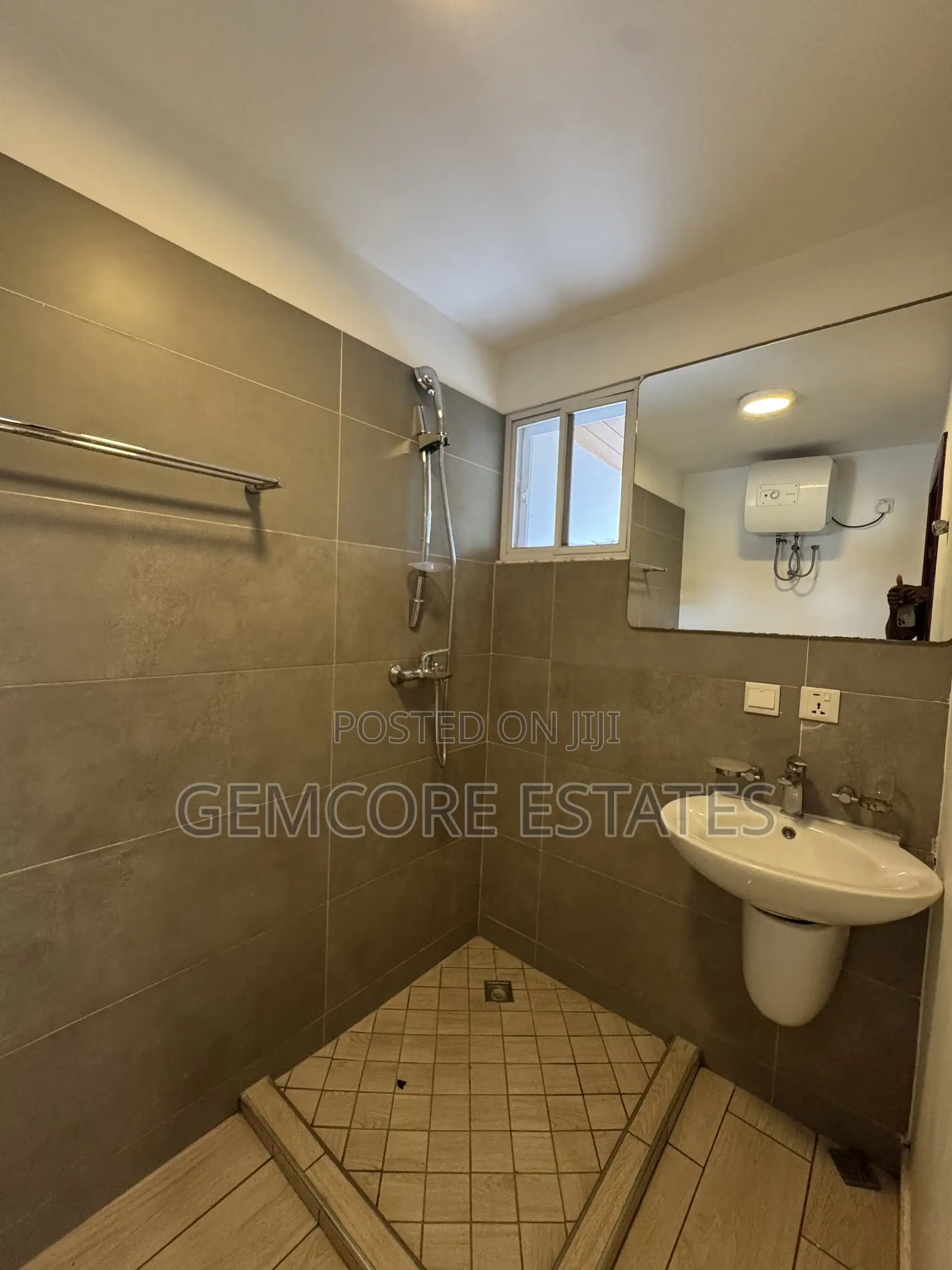 2bdrm Townhouse / Terrace in East Legon Hills, Adjiriganor for rent
