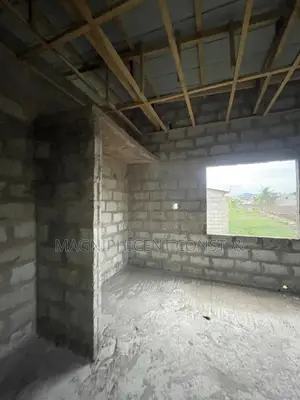 3bdrm House In Motorway, Ashaley Botwe For Sale
