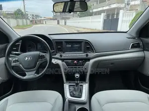 Hyundai Elantra 2017 Black