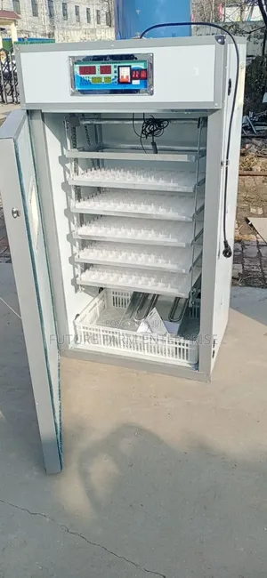440 Egg Capacity Incubator
