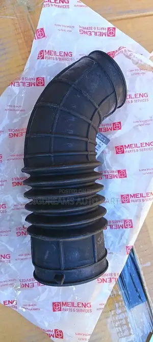 Honda Civic 16 1.5 Lt and 2.0lt Air Cleaner Inlet Hose.