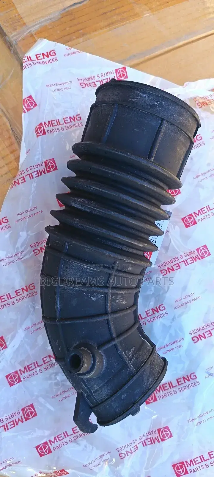 Honda Civic 16 1.5 Lt and 2.0lt Air Cleaner Inlet Hose.
