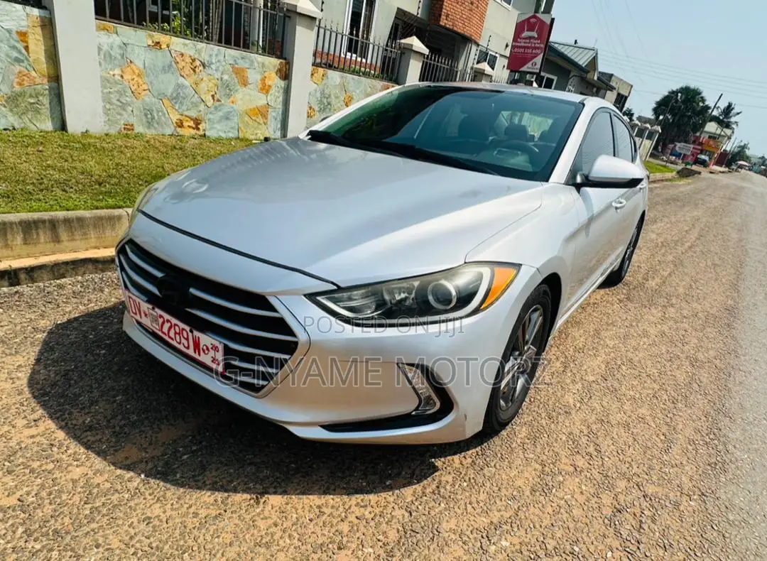 Hyundai Elantra ECO Sedan FWD (1.4L 4cyl 7A) 2017 Silver