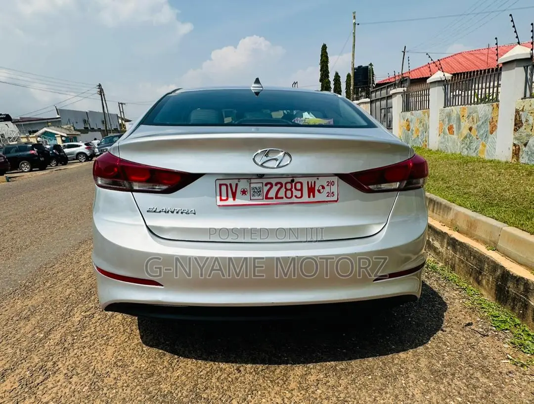 Hyundai Elantra ECO Sedan FWD (1.4L 4cyl 7A) 2017 Silver