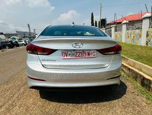 Hyundai Elantra ECO Sedan FWD (1.4L 4cyl 7A) 2017 Silver