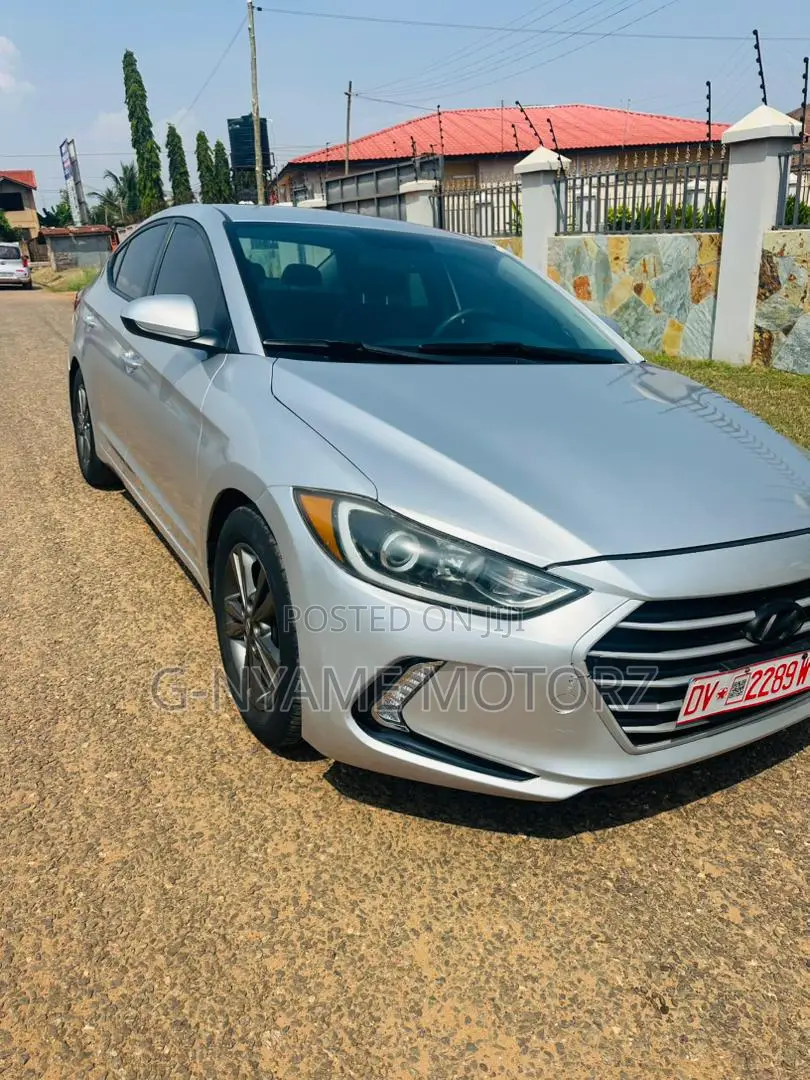 Hyundai Elantra ECO Sedan FWD (1.4L 4cyl 7A) 2017 Silver