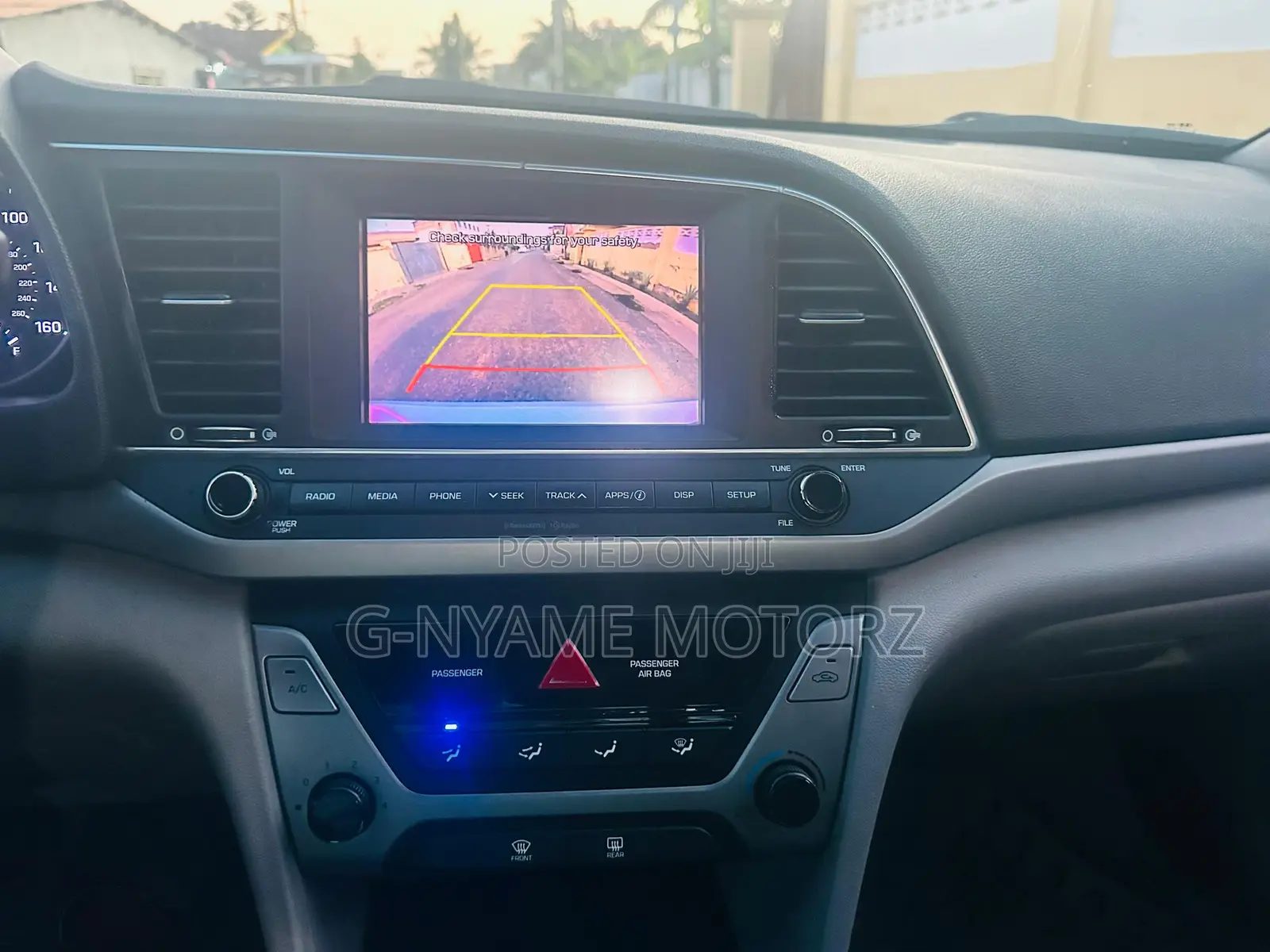 Hyundai Elantra ECO Sedan FWD (1.4L 4cyl 7A) 2017 Silver