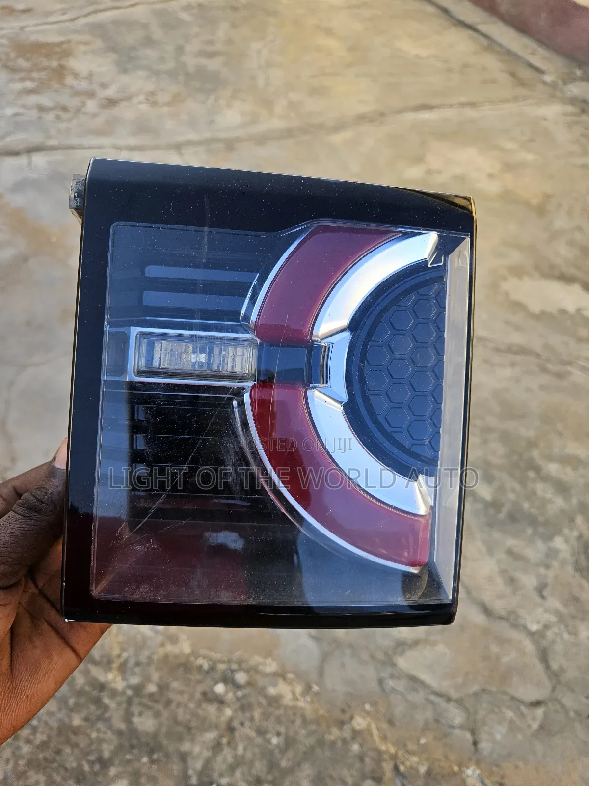 Land Rover Discovery Sports Bootlight Right Side