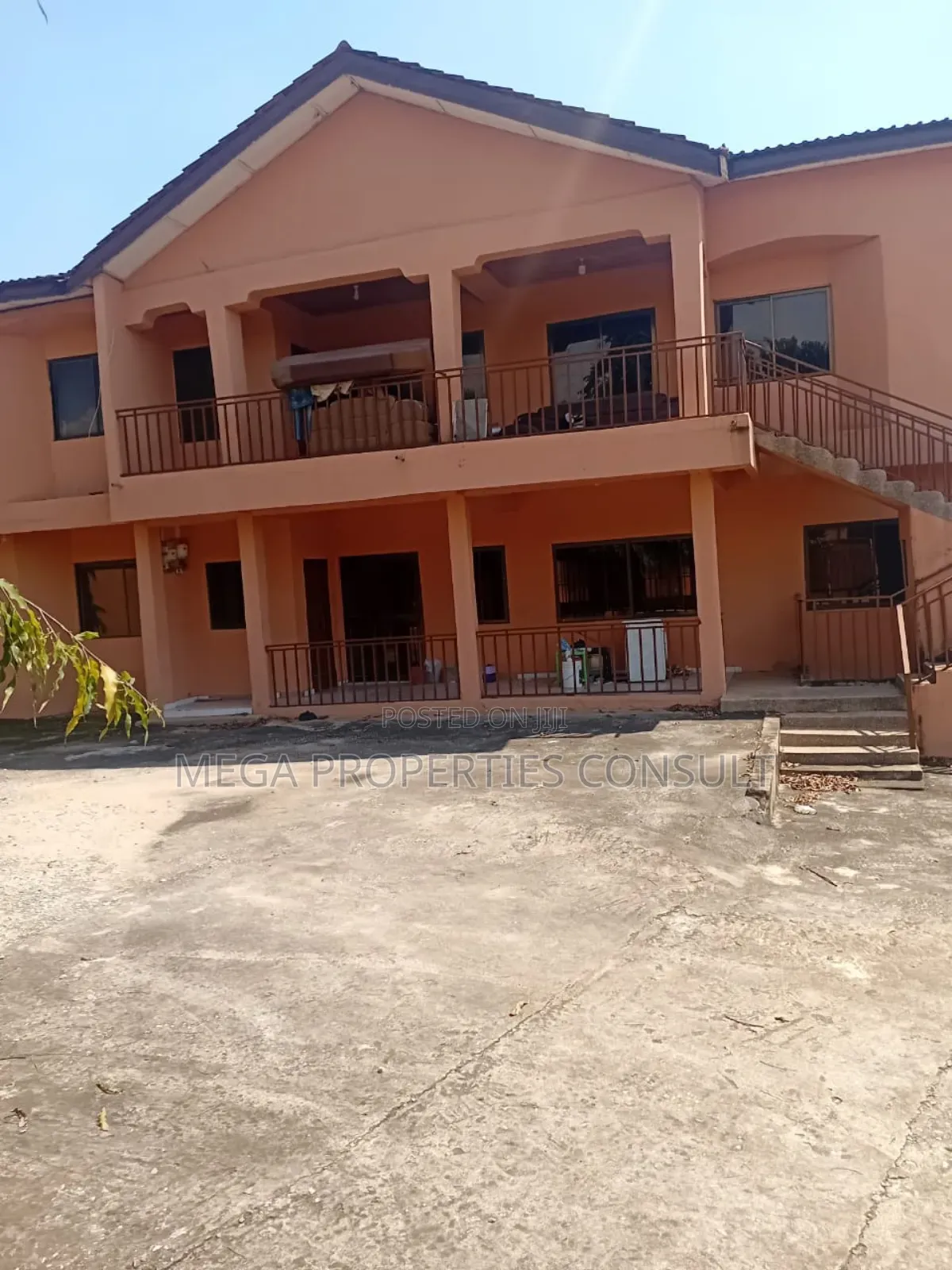 9bdrm House in Sowutwuom for rent