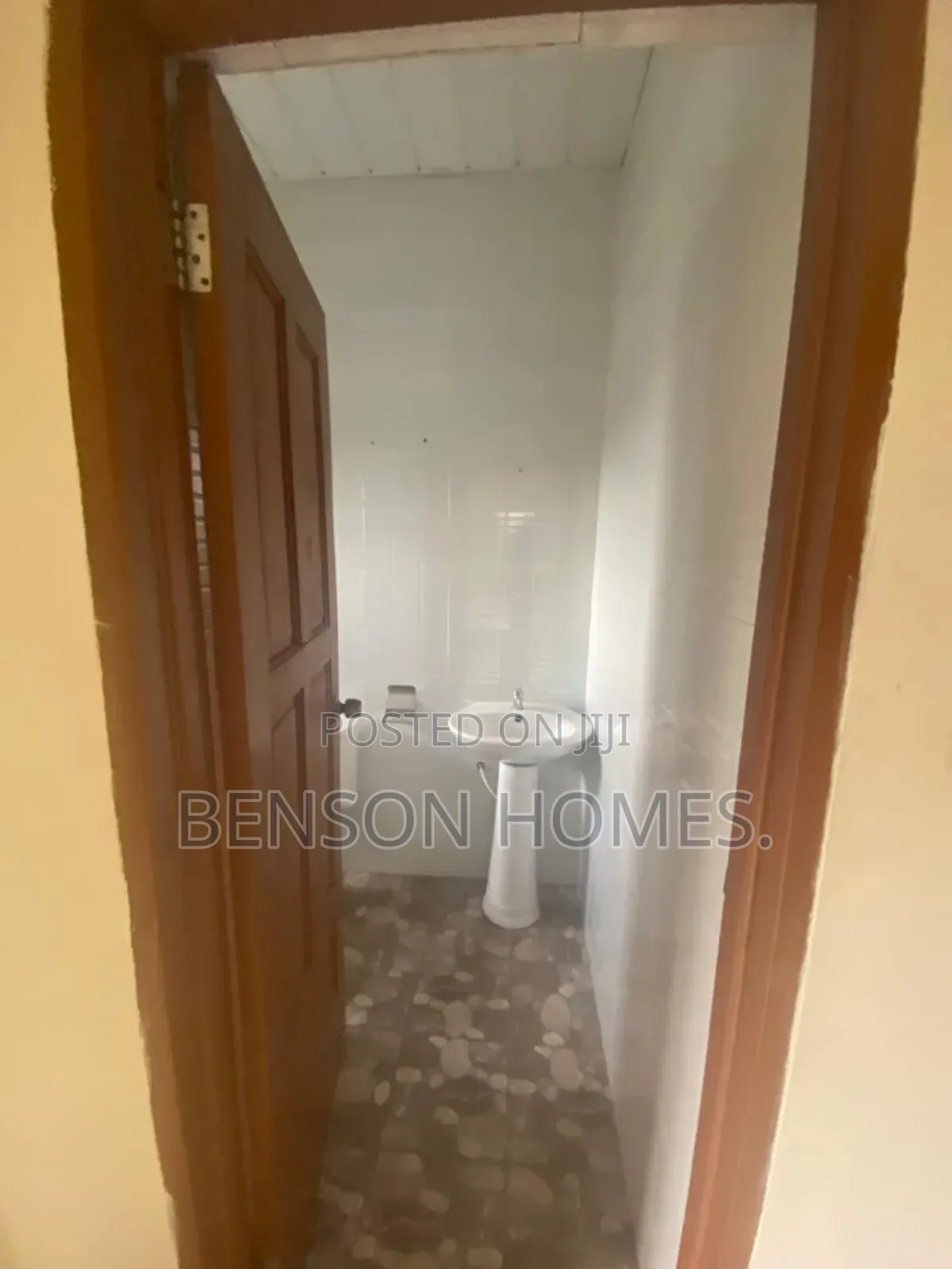 3bdrm Apartment in Nungua for rent