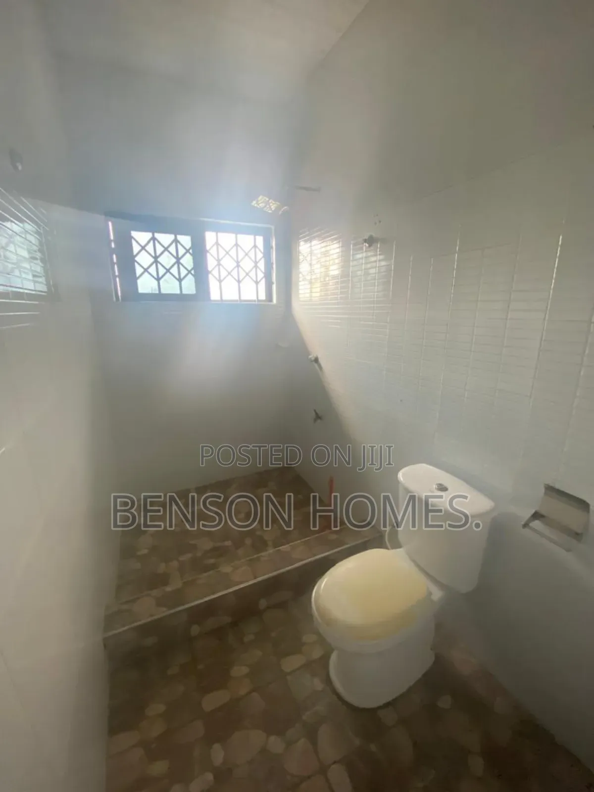 3bdrm Apartment in Nungua for rent