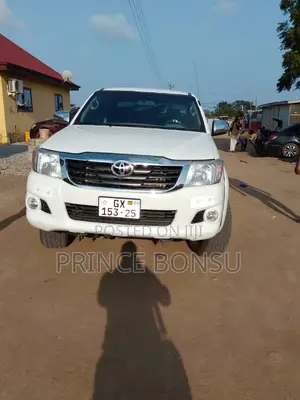 Toyota Hilux 2012 White