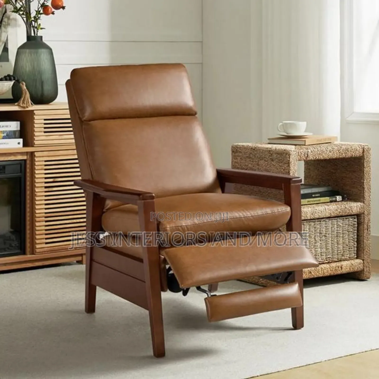 Accent Chair (Solid Wood Recliner
)