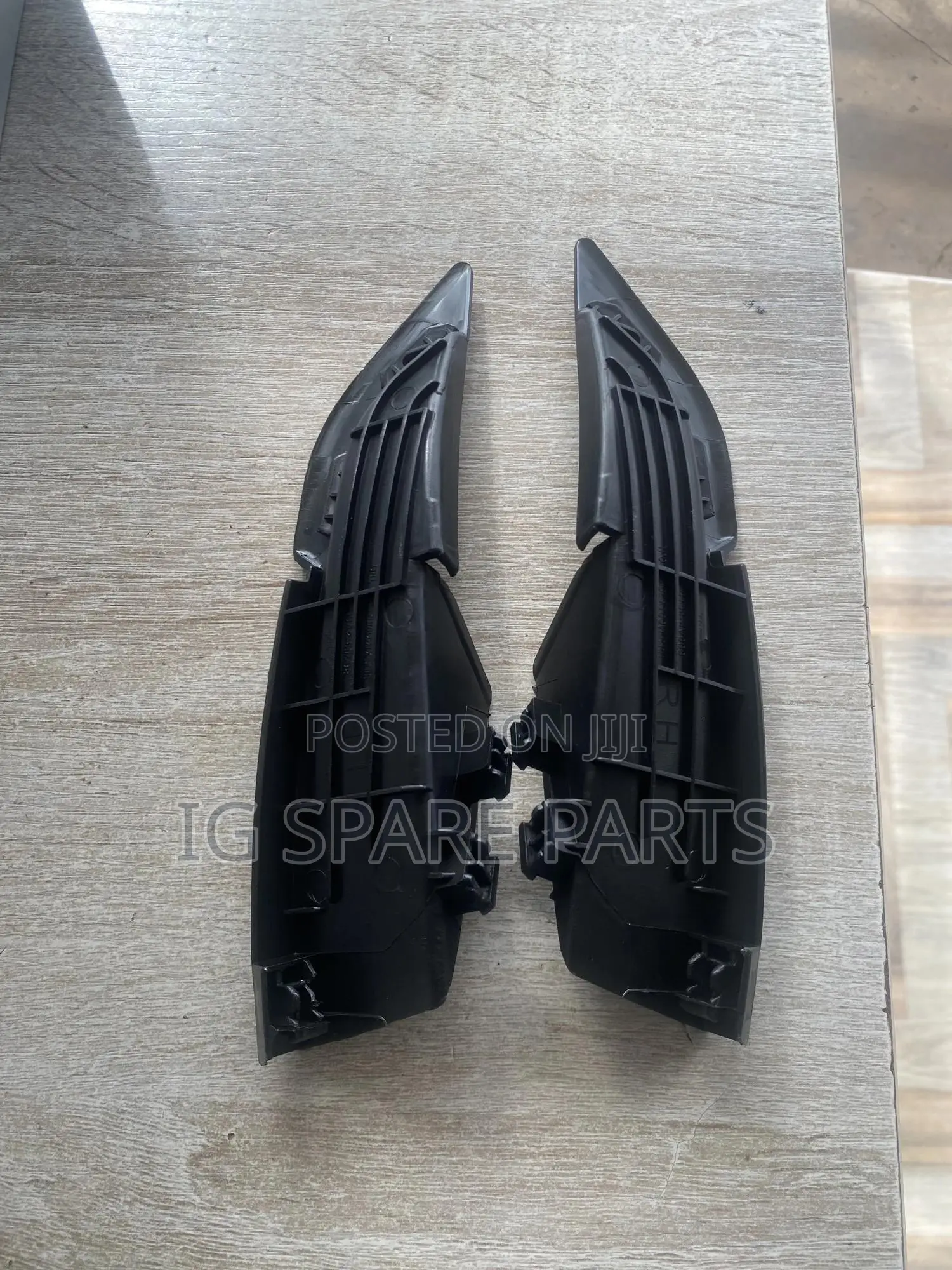 Hyundai Elantra 2011-2016 Wiper Panel End